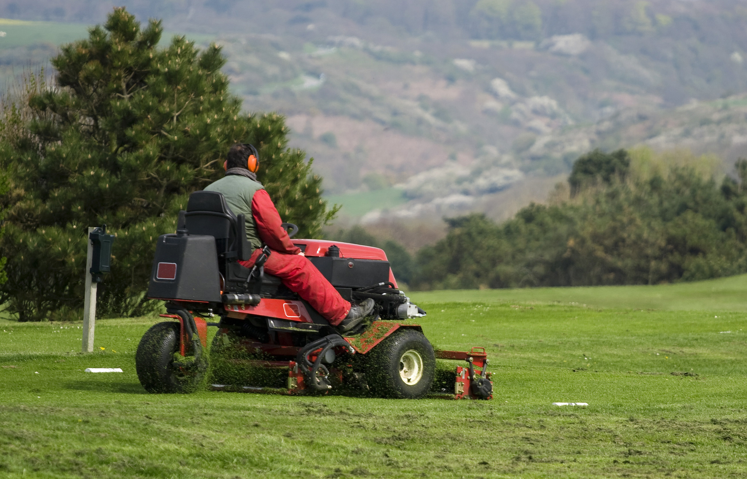 Conseils et test des meilleurs tracteurs tondeuses © Claude Coquilleau, Adobe Stock